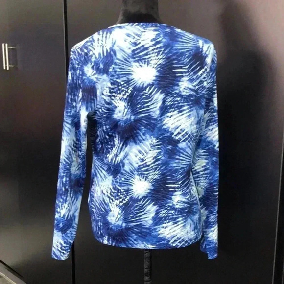 Lands’ End Rash Guard,long sleeve,round neck, blue tie dye burst swim/beach top - Picture 4 of 8